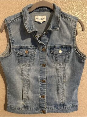 BETA HOUSE Light Wash Denim Vest - Sleeveless Button-Front